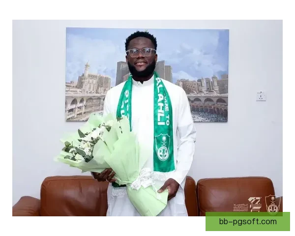 弗兰克·凯西正式加盟吉达国民引发中场实力全面提升讨论